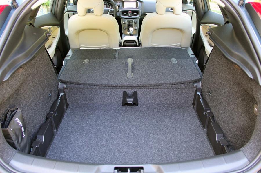  Volvo V40 2012 года  (фото 133 из 183)
